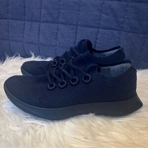 Allbirds women’s tree dasher in navy size 9